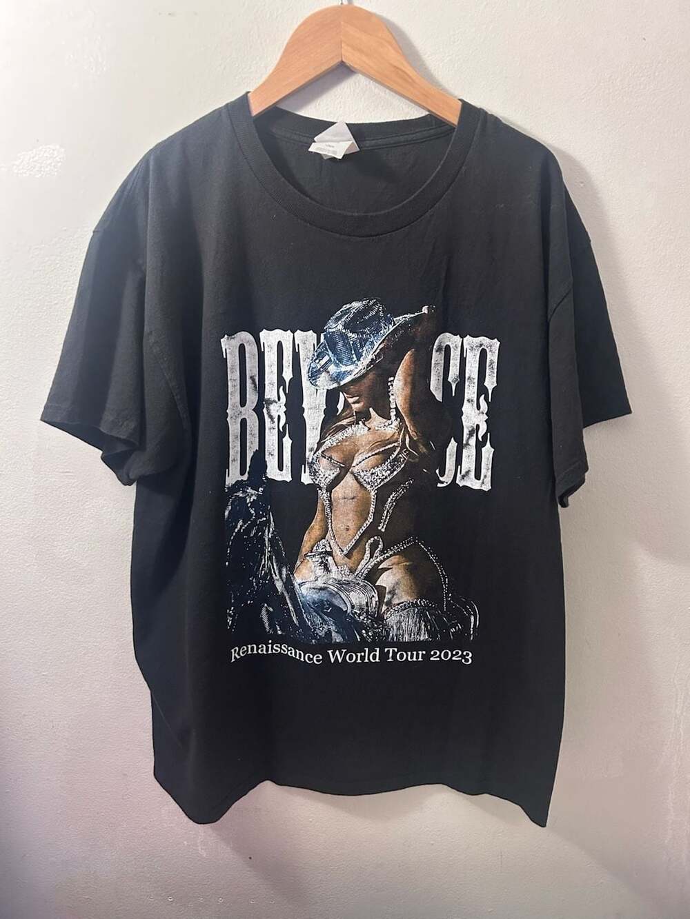 Beyonce Renaissance World Tour 2023 Graphic T-Shirt Size Large